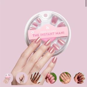 Extra Short “Baby Starfish” Olive & June Press-On Nails